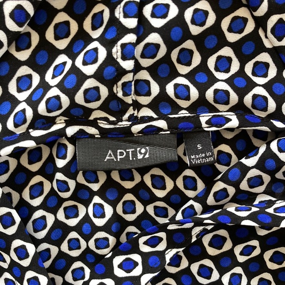 Apt.9 sleeveless top - Picture 4 of 4